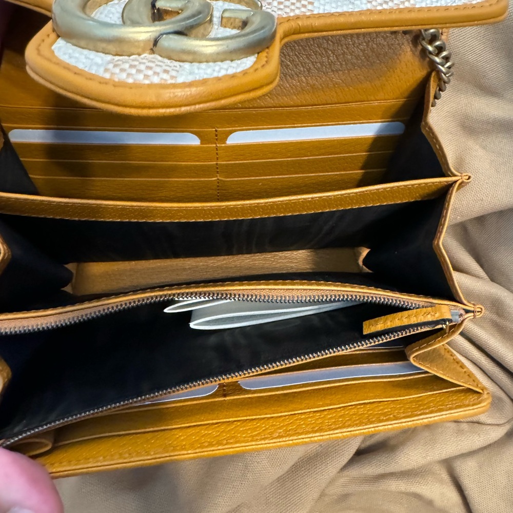 Gucci Beige and White Striped Bag - Picture 3 of 4